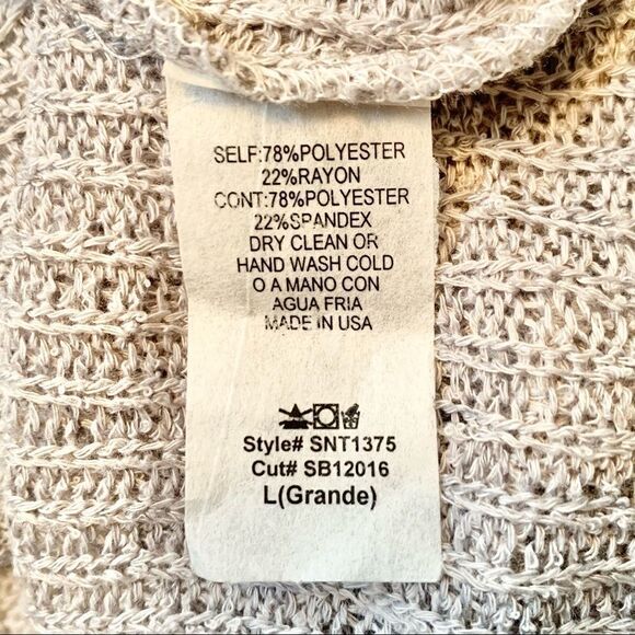 Women’s Key To My Heart gray white color block sweater - Picture 7 of 8